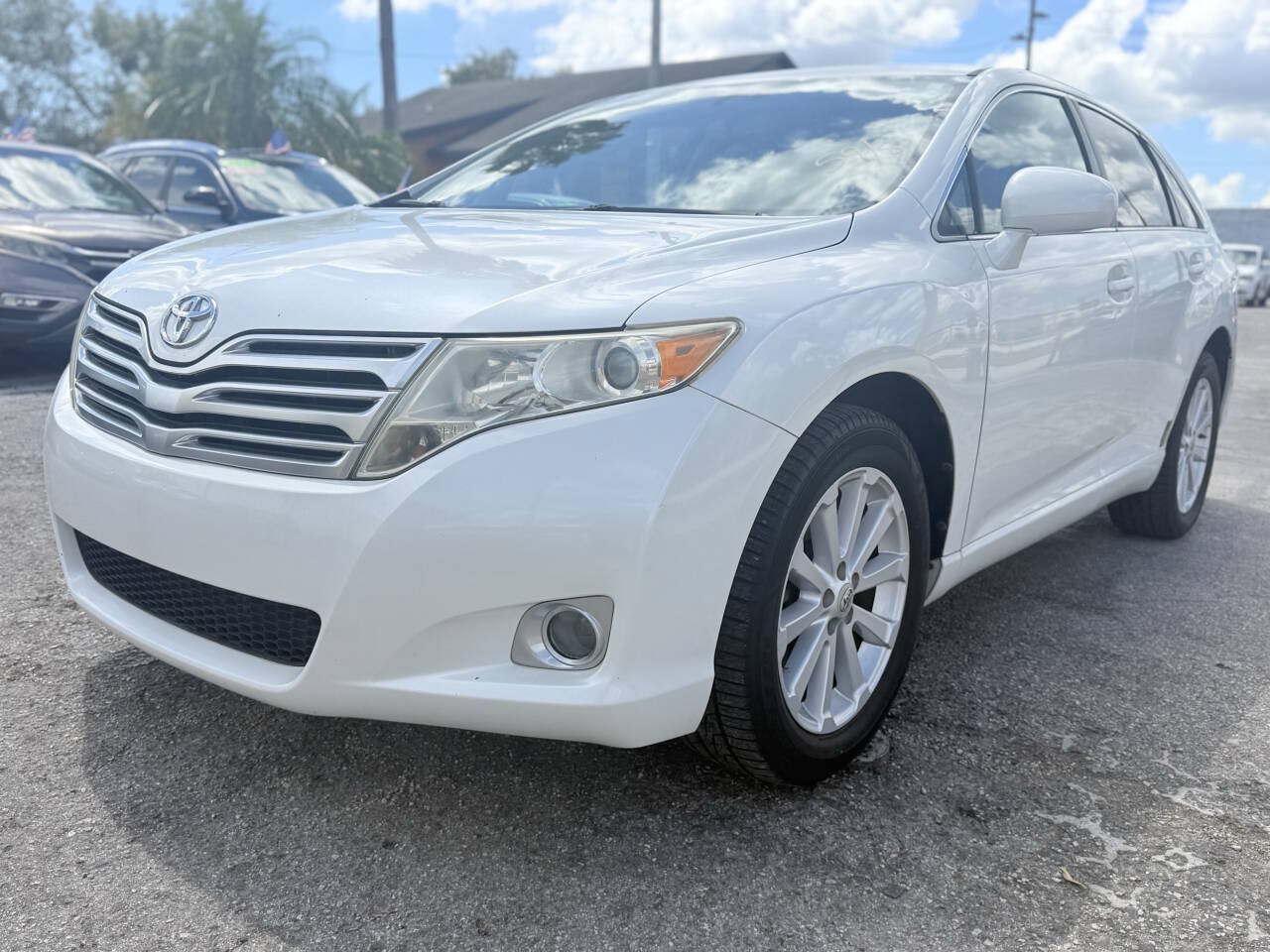 Used 2010 Toyota Venza FWD image 2