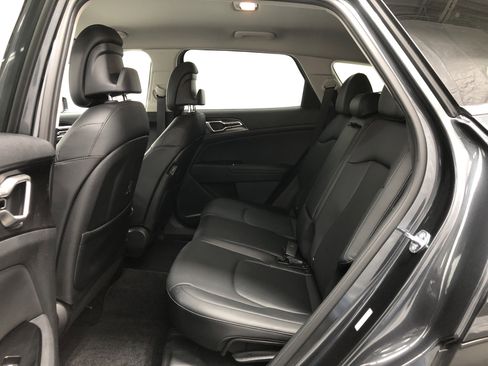 Certified 2023 Kia Sportage EX image 10