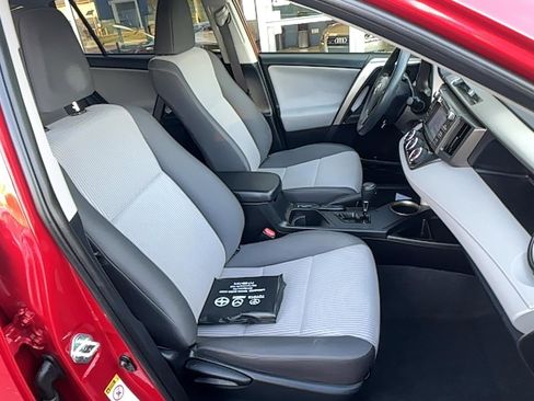 Used 2014 Toyota RAV4 LE AWD/4WD image 17