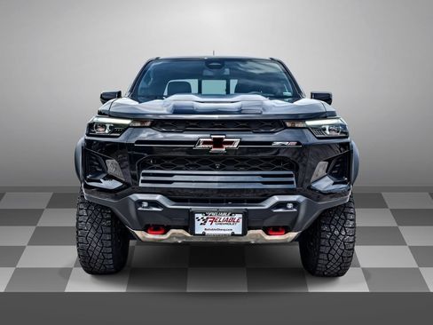 Used 2024 Chevrolet Colorado ZR2 w/ ZR2 Convenience Package III AWD/4WD image 2