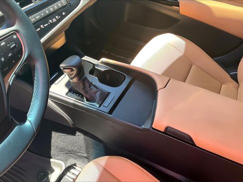 Used 2025 Lexus ES 350 w/ Accessory Package (P3) FWD image 15