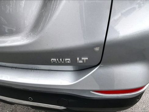 Used 2024 Chevrolet Equinox LT image 23