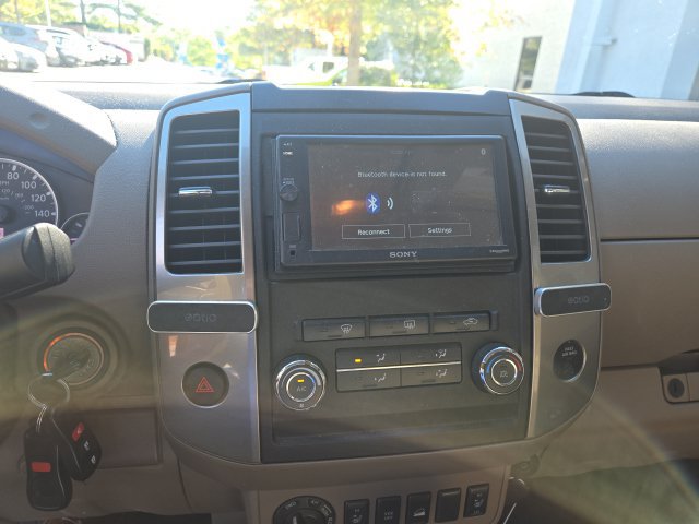 Used 2011 Nissan Frontier SL AWD/4WD image 24