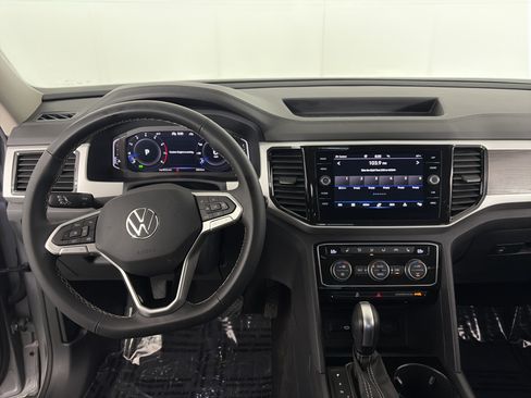 Used 2022 Volkswagen Atlas SE w/ Black Wheel Package AWD/4WD image 3