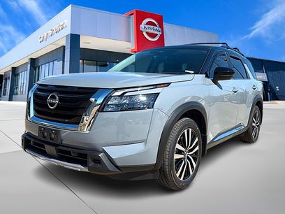 Used 2025 Nissan Pathfinder Platinum