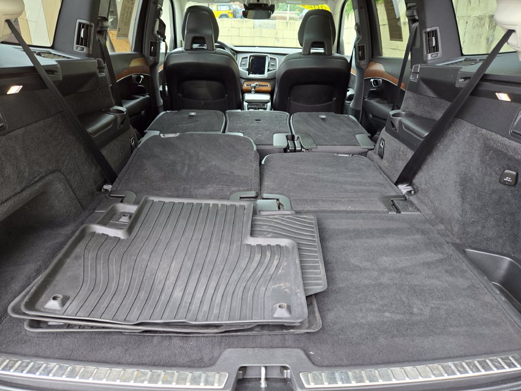 Used 2021 Volvo XC90 T6 Momentum w/ Advanced Package AWD/4WD image 42