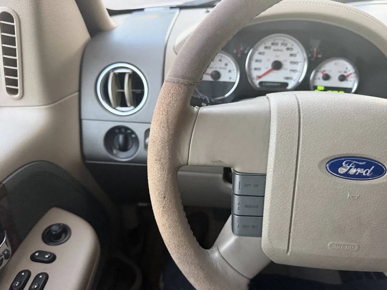 Used 2005 Ford F150 Lariat AWD/4WD image 19