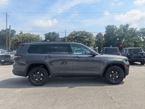 New 2026 Jeep Grand Cherokee L 2WD image 2