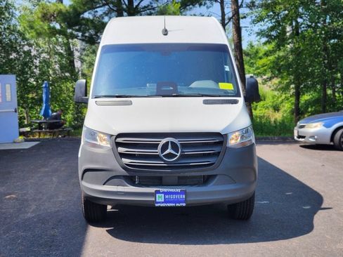 Used 2025 Mercedes-Benz Sprinter 2500 image 8