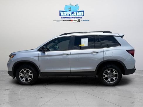 Certified 2023 Honda Passport TrailSport image 5