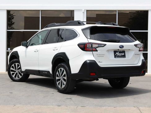 Used 2024 Subaru Outback Premium AWD/4WD image 11