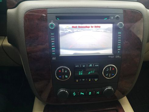 Used 2014 Chevrolet Tahoe LTZ image 30