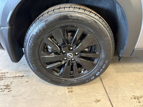 Used 2023 Nissan Pathfinder SL image 33