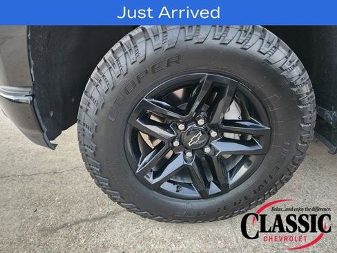 Used 2020 Chevrolet Silverado 1500 Custom Trail Boss w/ Custom Convenience Package image 17