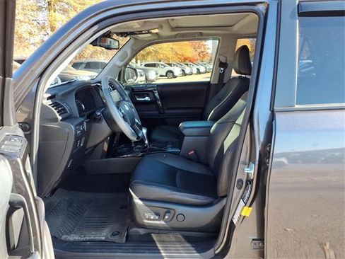 Used 2021 Toyota 4Runner TRD Off-Road Premium image 4