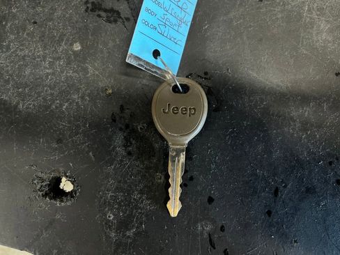 Used 2015 Jeep Wrangler Sport image 28