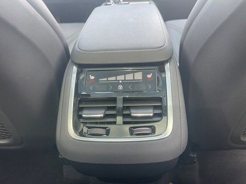 Used 2025 Volvo XC90 B6 Plus AWD/4WD image 12