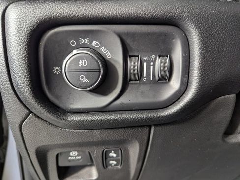 Used 2021 RAM 1500 Laramie RWD image 14