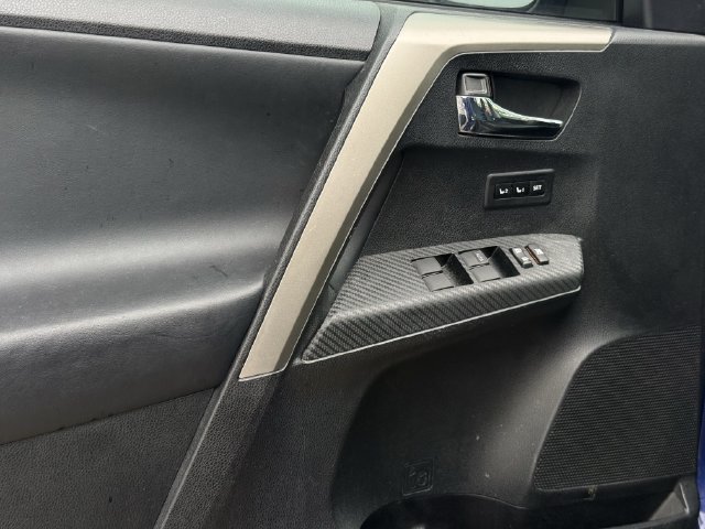 Used 2014 Toyota RAV4 Limited w/ Technology Package FWD image 25