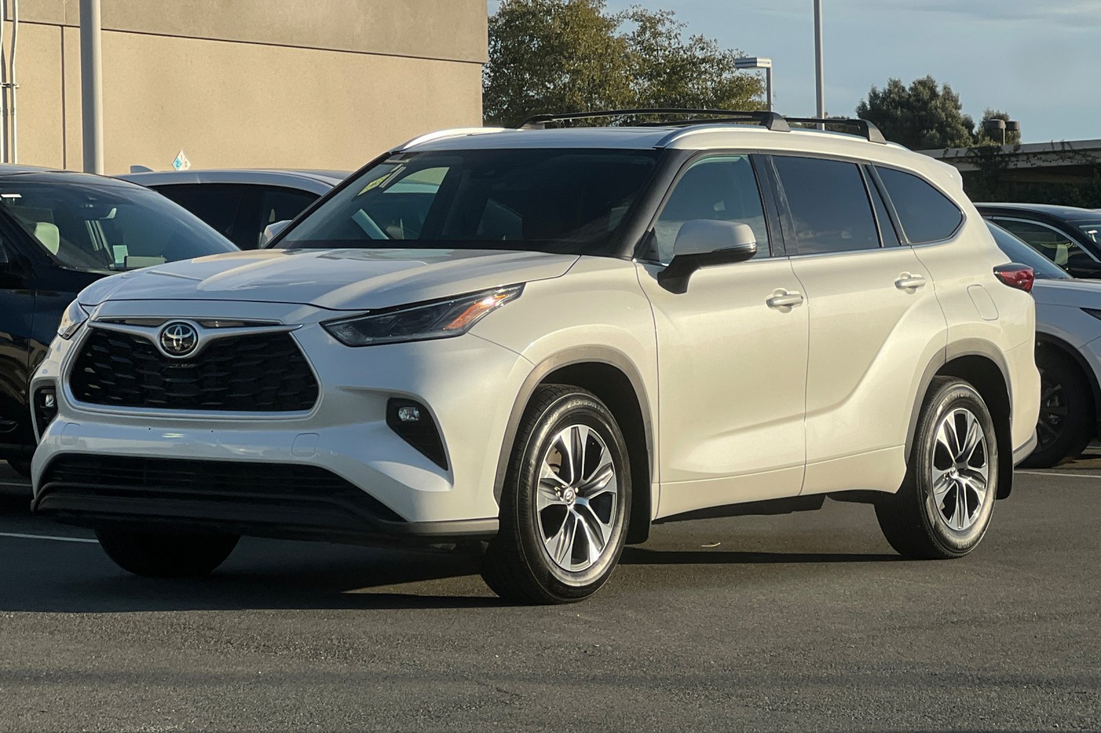 Used 2021 Toyota Highlander XLE FWD image 8