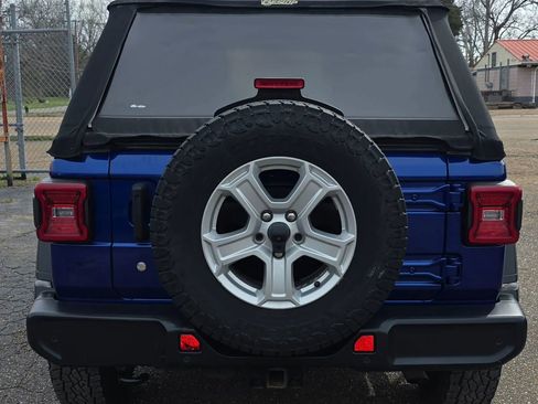 Used 2018 Jeep Wrangler Unlimited Sport S AWD/4WD image 4