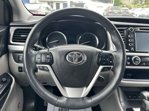 Used 2016 Toyota Highlander Limited Platinum AWD/4WD image 15