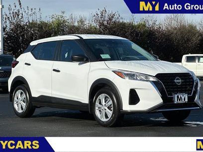 New 2025 Nissan Kicks S