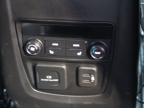 Used 2023 Buick Enclave Avenir image 10