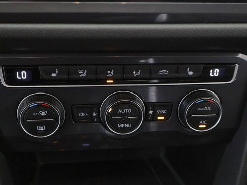 Used 2021 Volkswagen Tiguan SE AWD/4WD image 47