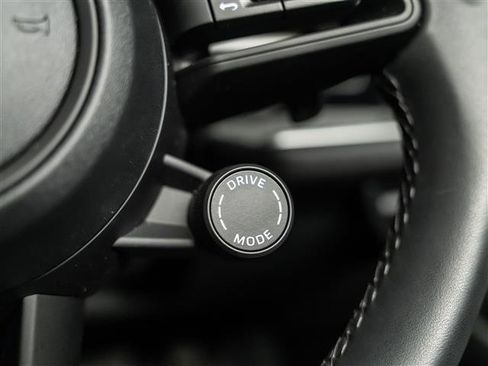 Certified 2026 Porsche Cayenne AWD/4WD image 19