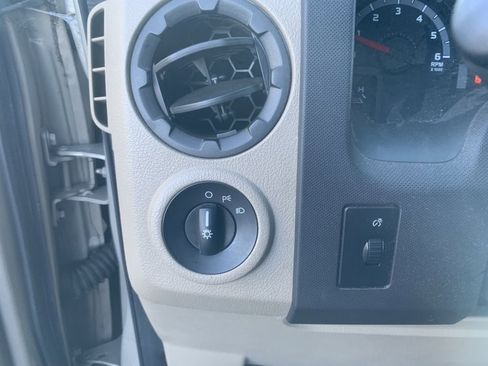 Used 2009 Ford E-350 and Econoline 350 Extended Wagon Super Duty image 18