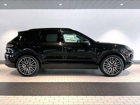 New 2026 Porsche Cayenne AWD/4WD image 8