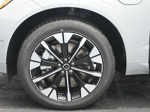 New 2026 Volvo XC60 T8 Plus w/ Protection Package Premier AWD/4WD image 30