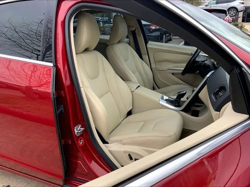 Used 2015 Volvo S60 T5 Premier image 8