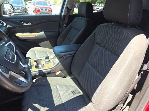 Used 2023 GMC Acadia SLE w/ Elevation Edition FWD image 7