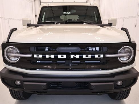 New 2026 Ford Bronco Outer Banks AWD/4WD image 4