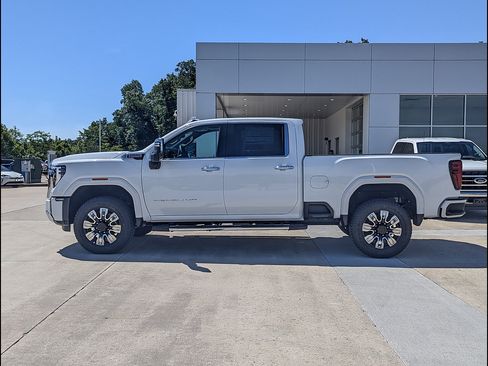 New 2026 GMC Sierra 3500 Denali w/ Denali Reserve Package AWD/4WD image 9