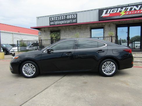 Used 2016 Lexus ES 350 w/ Premium Package w/Wood Trim FWD image 2