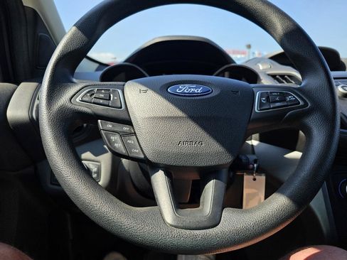Used 2018 Ford Escape SE FWD image 9