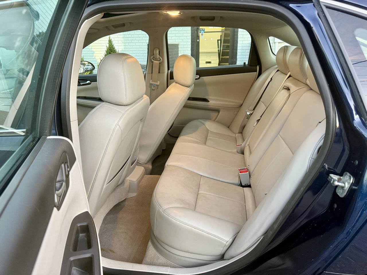 Used 2008 Chevrolet Impala LT w/ Luxury Edition Package FWD image 18