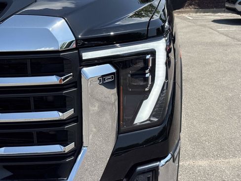 Used 2025 GMC Sierra 2500 SLT w/ SLT Convenience Package AWD/4WD image 11