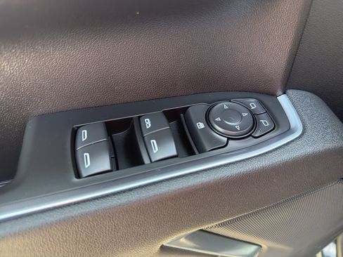 Used 2025 Chevrolet Silverado 1500 LT AWD/4WD image 14