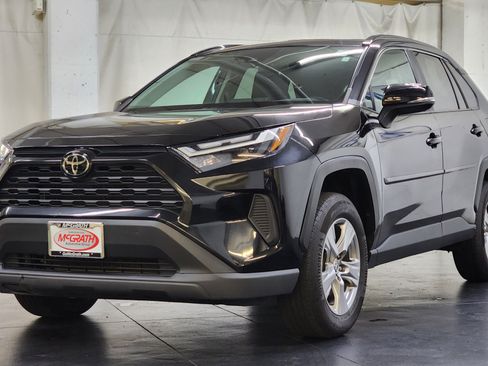 Used 2022 Toyota RAV4 XLE w/ Convenience Package AWD/4WD image 10