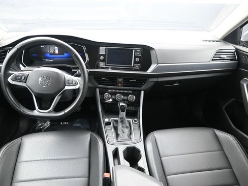 Used 2024 Volkswagen Jetta SE FWD image 13
