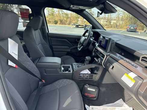 New 2025 Toyota Tacoma 2WD Double Cab image 32