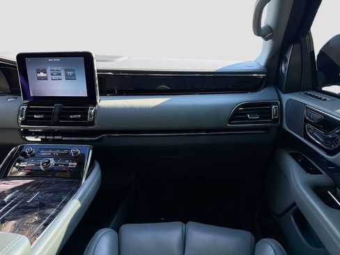 Used 2020 Lincoln Navigator L Reserve image 19