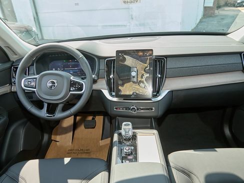 New 2026 Volvo XC90 B6 Plus w/ Protection Package image 21