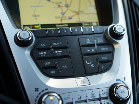 Used 2017 Chevrolet Equinox Premier w/ Enhanced Convenience Package image 17