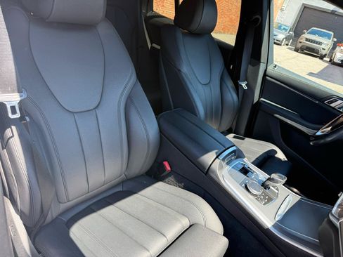 Used 2019 BMW X5 xDrive40i w/ Convenience Package AWD/4WD image 9