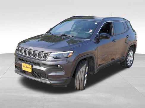 Certified 2023 Jeep Compass Latitude w/ Sun and Sound Group AWD/4WD image 11